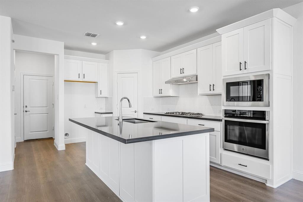 3309 Little Bluestem Road Celina, TX 75009 - Photo 5 of 40 3309 Little Bluestem ~ Ready Now