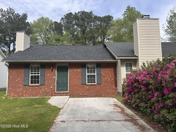 $1,150 | 202 Deer Creek Drive, Jacksonville, NC 28546