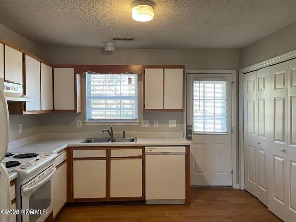 $1,150 | 202 Deer Creek Drive, Jacksonville, NC 28546