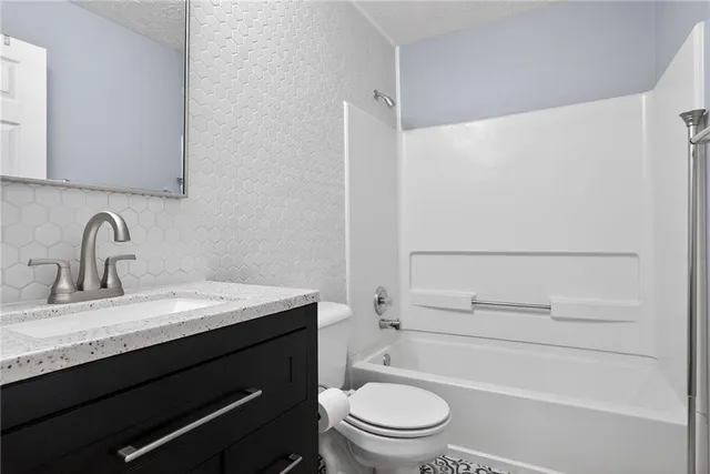 $3,040 | 1234 Carriage Trace Circle, Stone Mountain, GA 30087