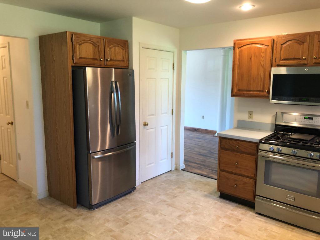 326 Partridge Drive Lititz, PA 17543 - Photo 6 of 21 Gallery Image 6