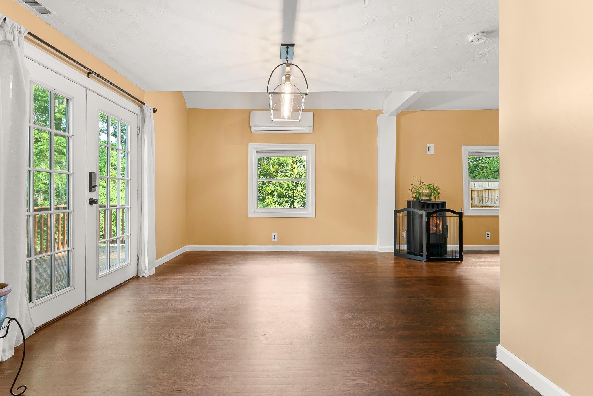 447 West River Road Hooksett, NH 03106 - Photo 5 of 46