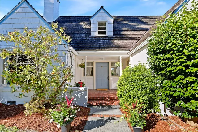 $1,999,980 | 3026 Marine Drive, Bremerton, WA 98312