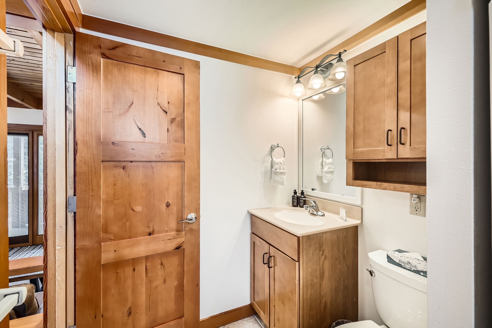 440 Tennis Club Road, Unit 1321 Keystone, CO 80435 - Photo 9 of 42 The convenient half bath on the main floor adds functionality and ease for guests and daily use.
