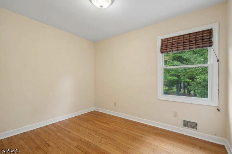 91 Ridge Drive Livingston, NJ 07039 - Photo 16 of 32 Gallery Image 16