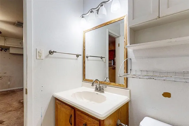 $1,800 | 2114 Colorado Street, Kingsville, TX 78363