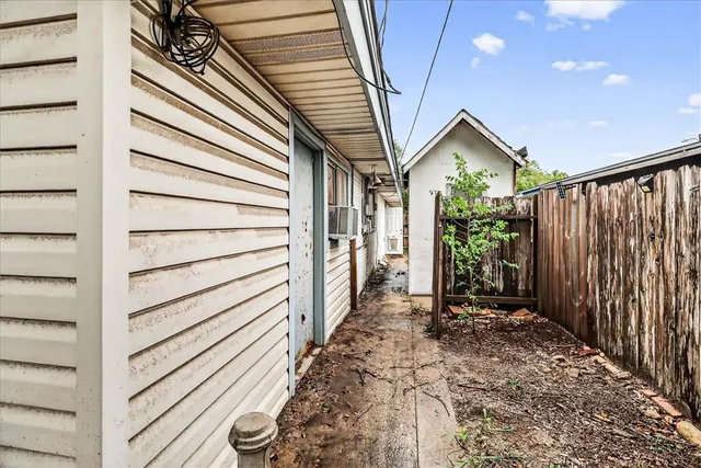 $1,800 | 2114 Colorado Street, Kingsville, TX 78363