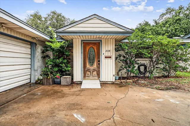 $1,800 | 2114 Colorado Street, Kingsville, TX 78363