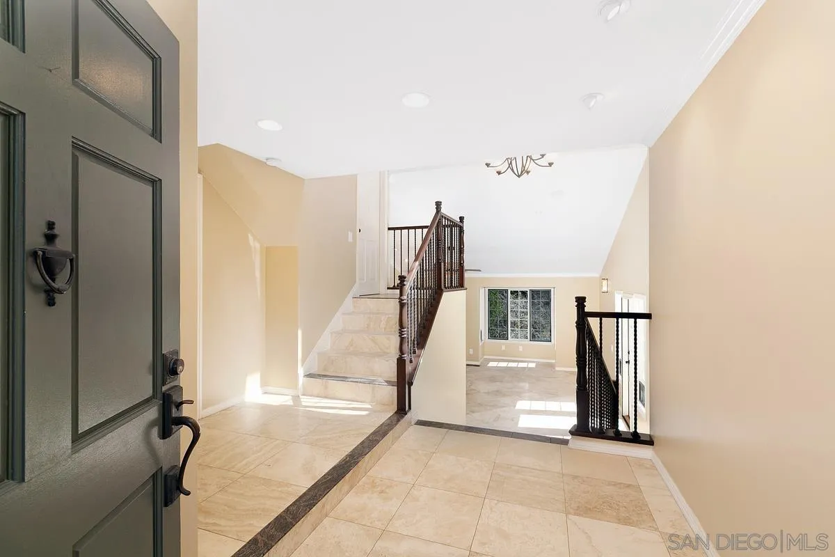 3919 Pringle Street San Diego, CA 92103 - Photo 8 of 37 a view of a living room with entryway