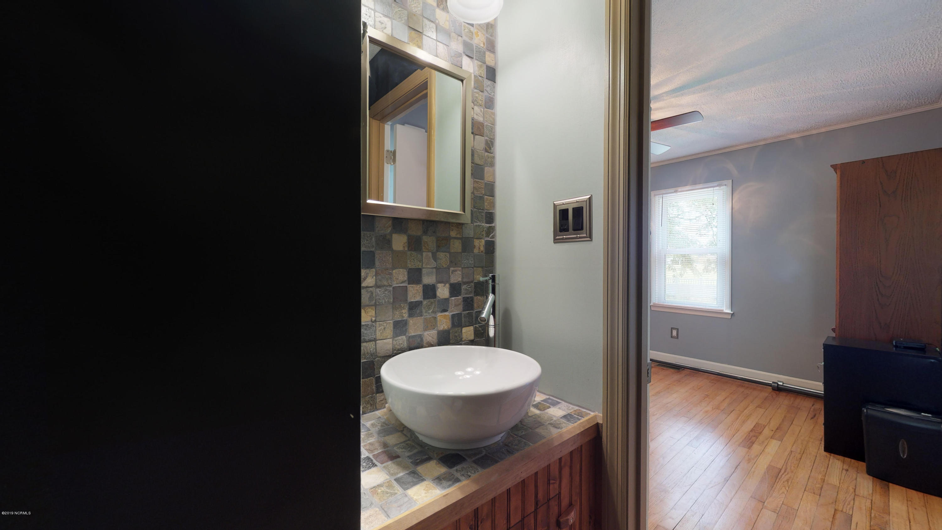 446 Loop Road Cove City, NC 28523 - Photo 19 of 29 446 Loop Rd-37