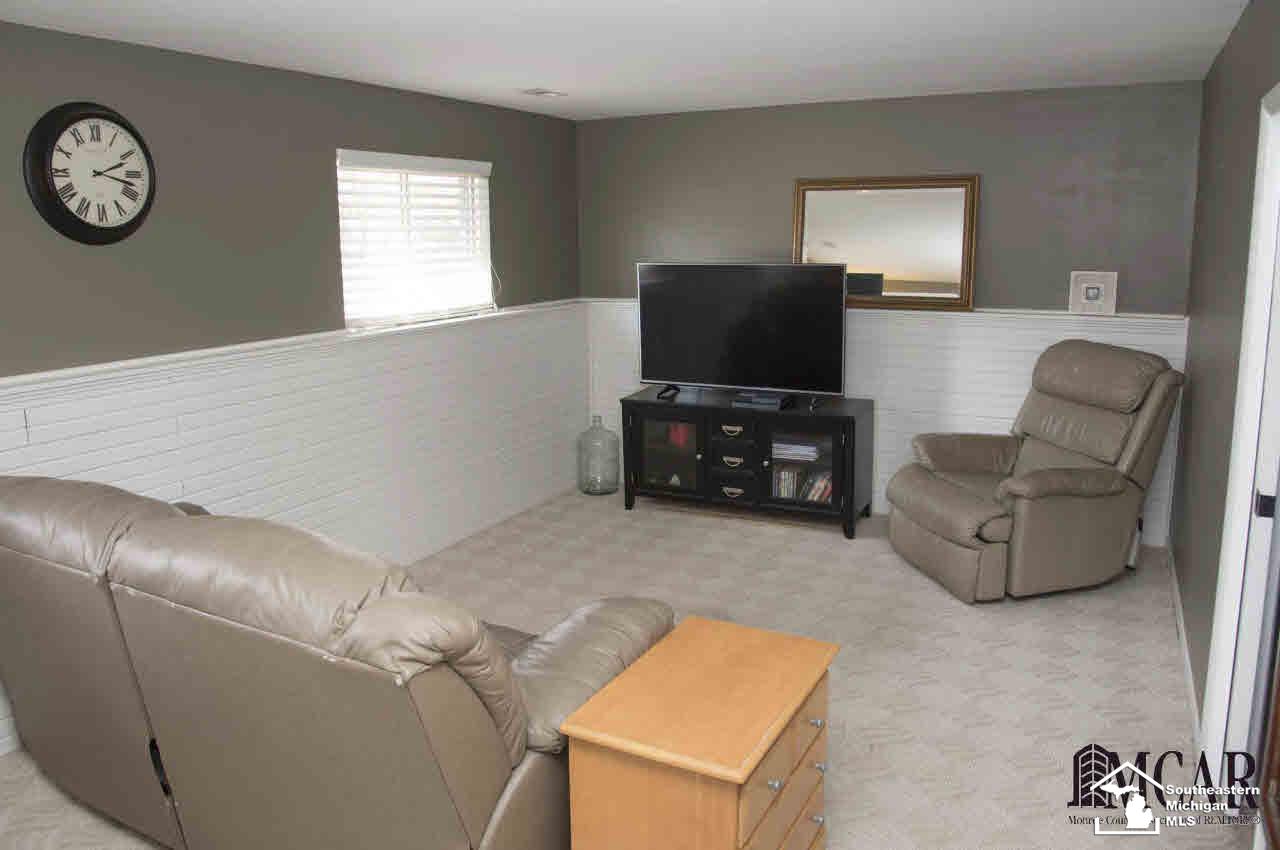 14374 Grafton Road Carleton, MI 48117 - Photo 30 of 37 Gallery Image 30