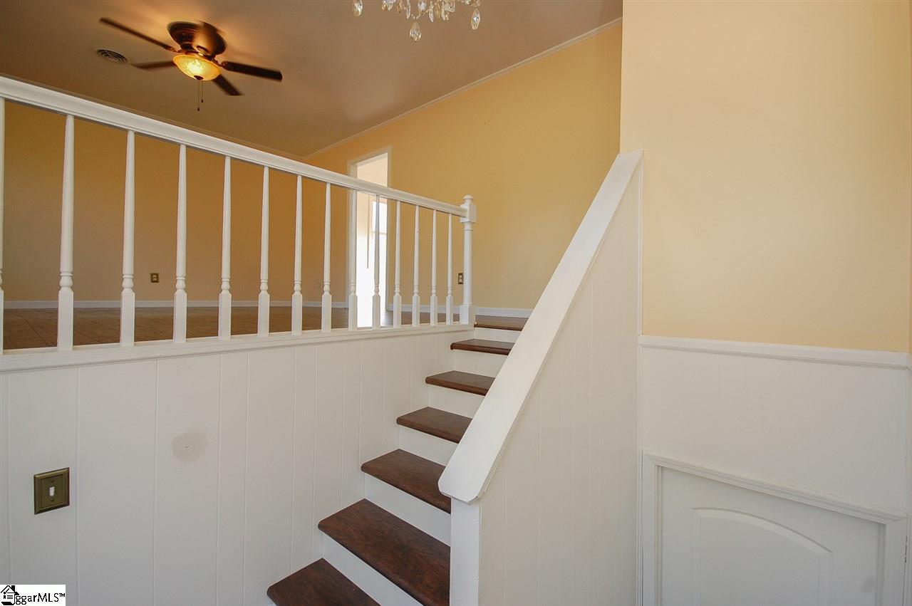 341 Old Farrs Bridge Road Greenville, SC 29611 - Photo 4 of 31 Gallery Image 4