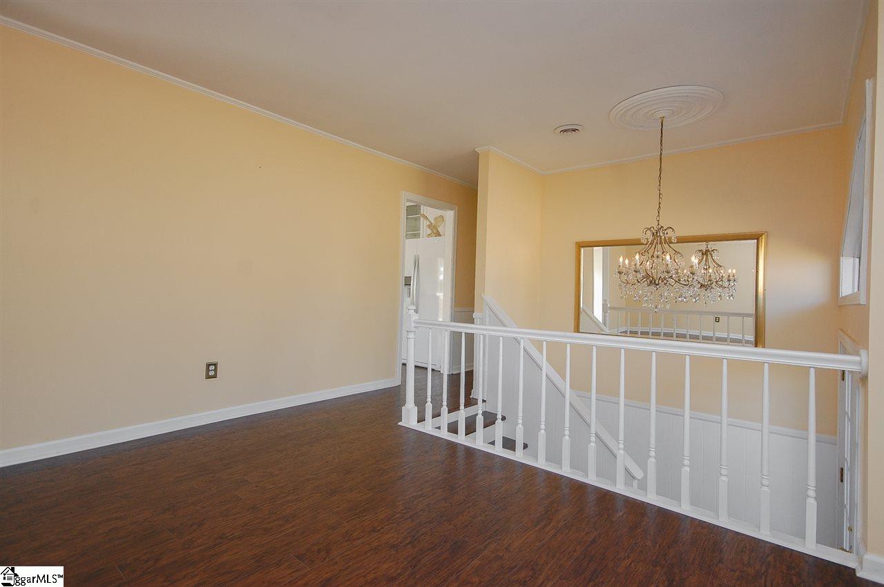 341 Old Farrs Bridge Road Greenville, SC 29611 - Photo 7 of 31 Gallery Image 7
