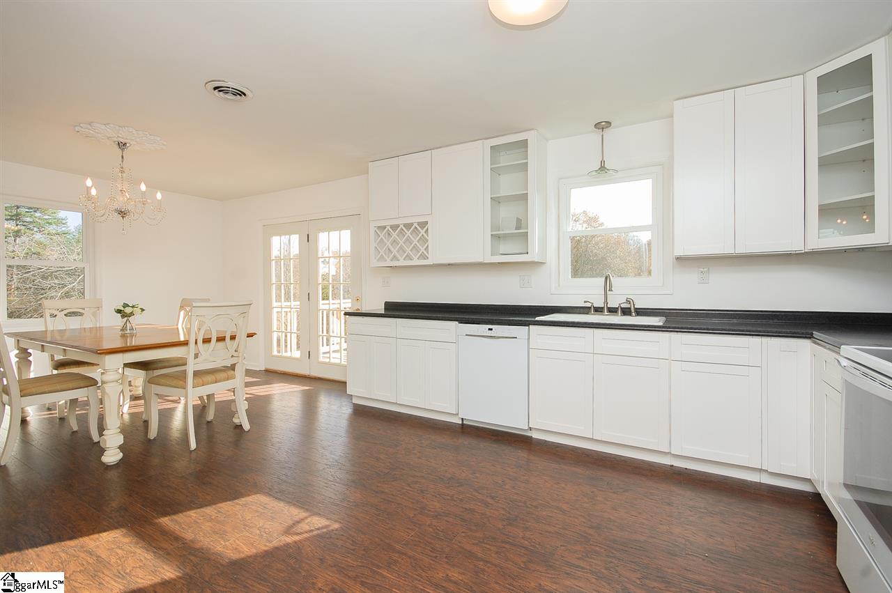 341 Old Farrs Bridge Road Greenville, SC 29611 - Photo 8 of 31 Gallery Image 8