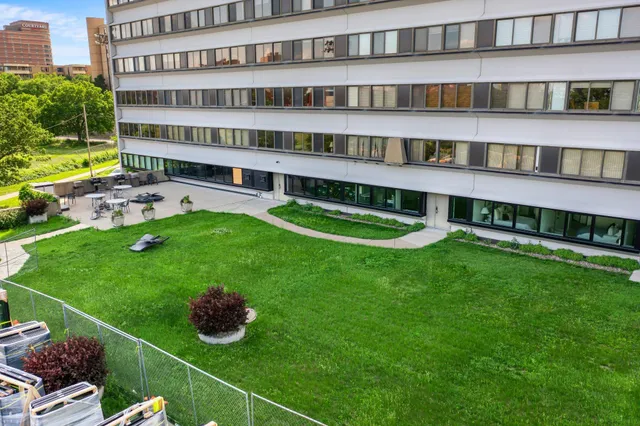 $95,000 | 1920 South 1st Street, Unit 408, Minneapolis, MN 55454