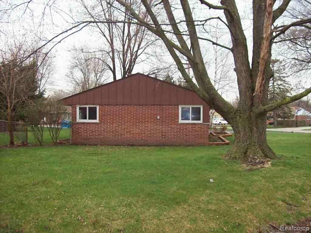23872 West Lebost Novi, MI 48375 - Photo 22 of 22 100_5265