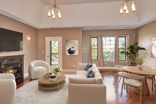 $320,000 | 3522 South King Drive, Unit 3S, Chicago, IL 60653