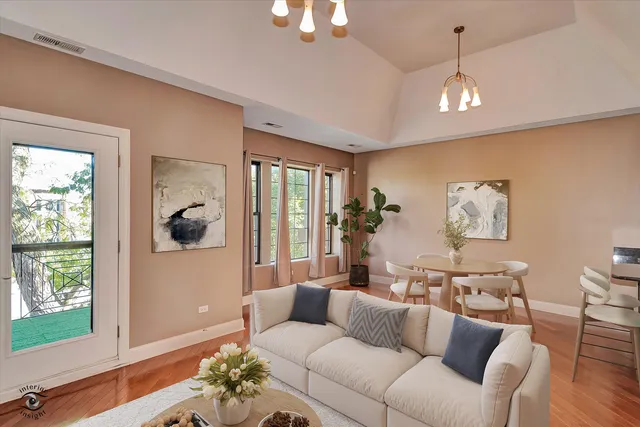 $320,000 | 3522 South King Drive, Unit 3S, Chicago, IL 60653