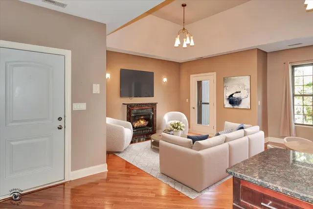 $320,000 | 3522 South King Drive, Unit 3S, Chicago, IL 60653