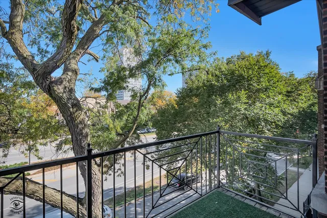 $320,000 | 3522 South King Drive, Unit 3S, Chicago, IL 60653