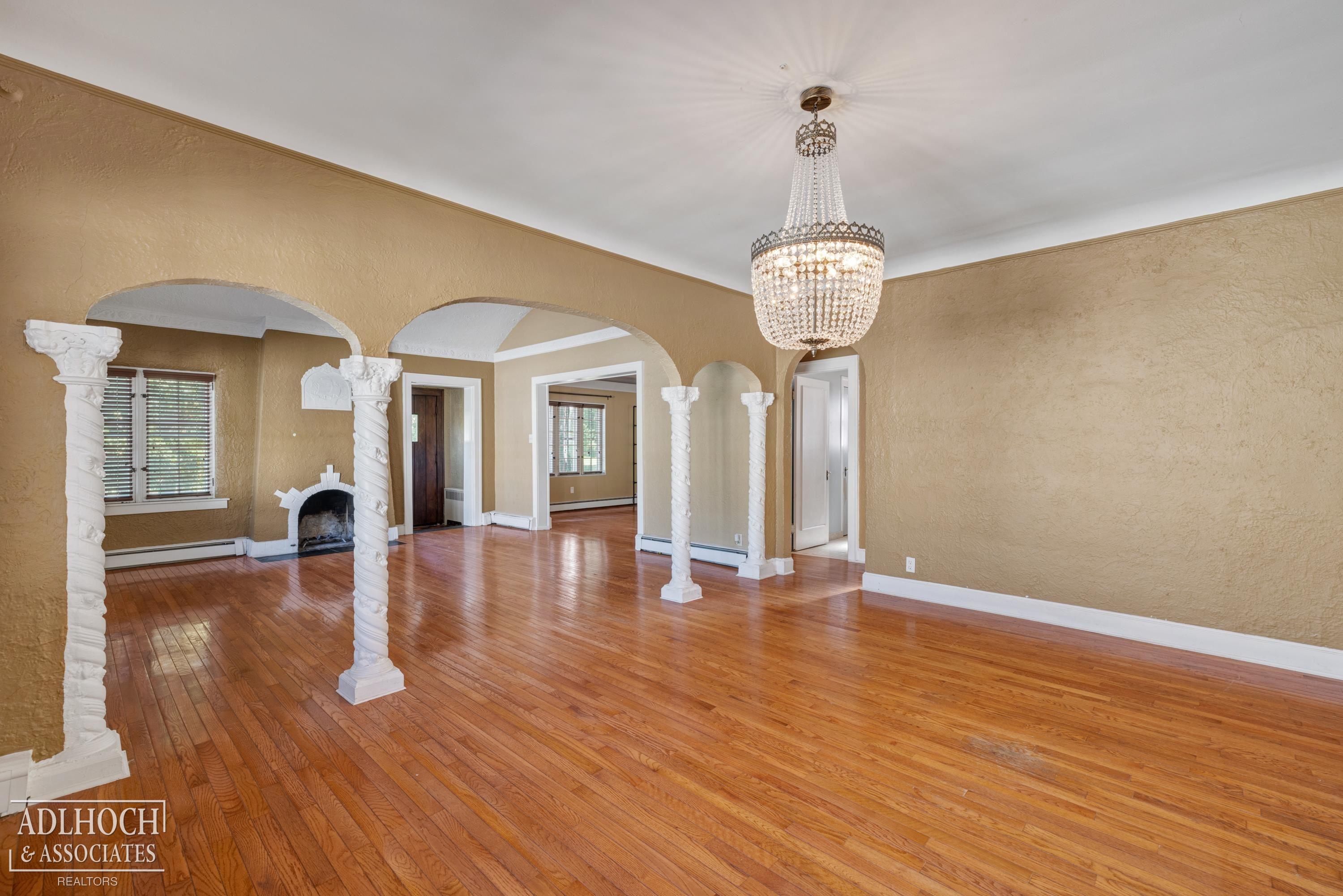 627 Washington Road Grosse Pointe, MI 48230 - Photo 8 of 51 Gallery Image 8