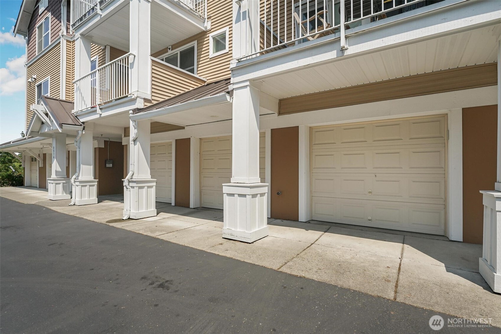 2970 Southwest Raymond Street, Unit 102 Seattle, WA 98126 - Photo 26 of 33