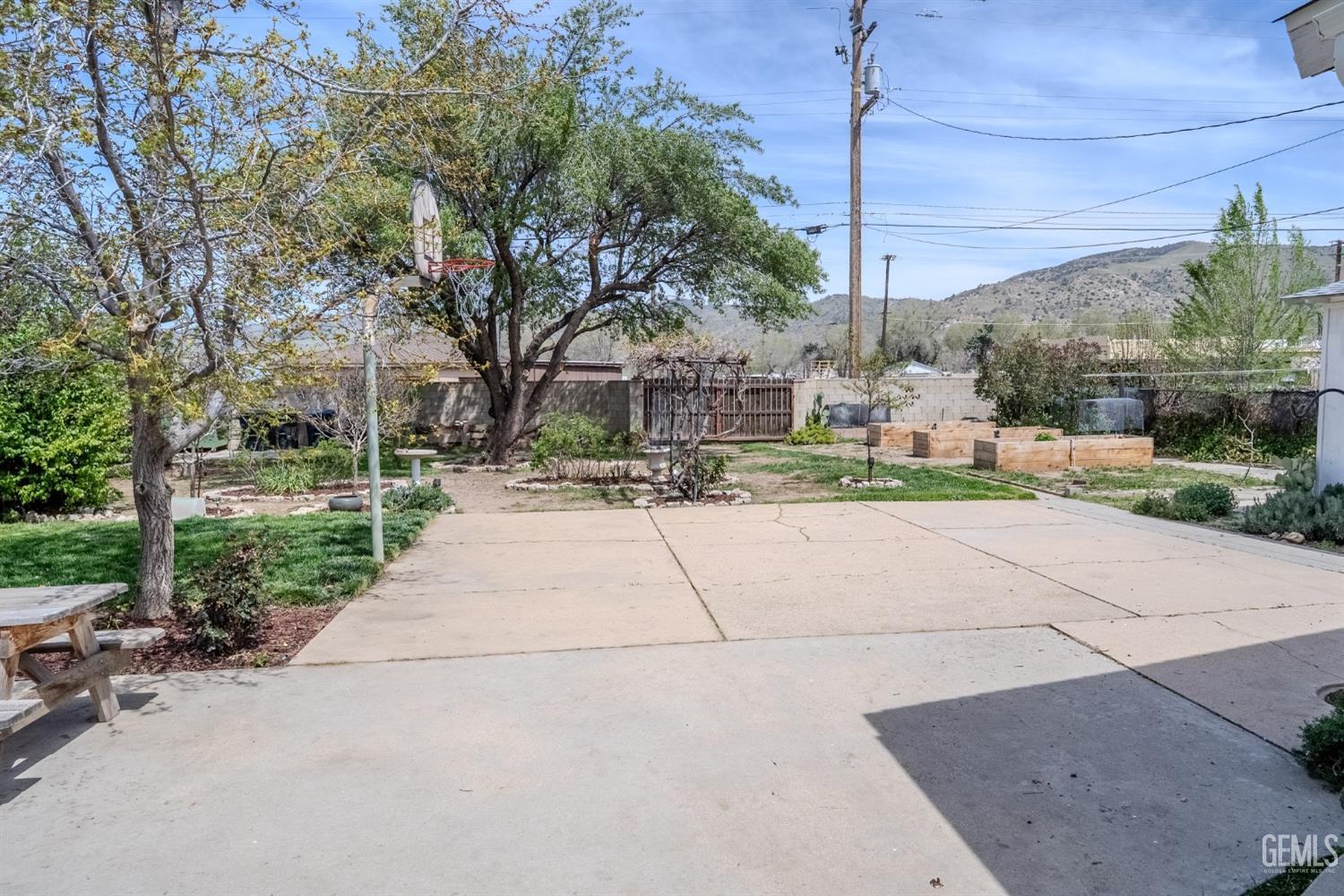 Undisclosed Address Tehachapi, CA 93561 - Photo 32 of 46 a view of street with houses