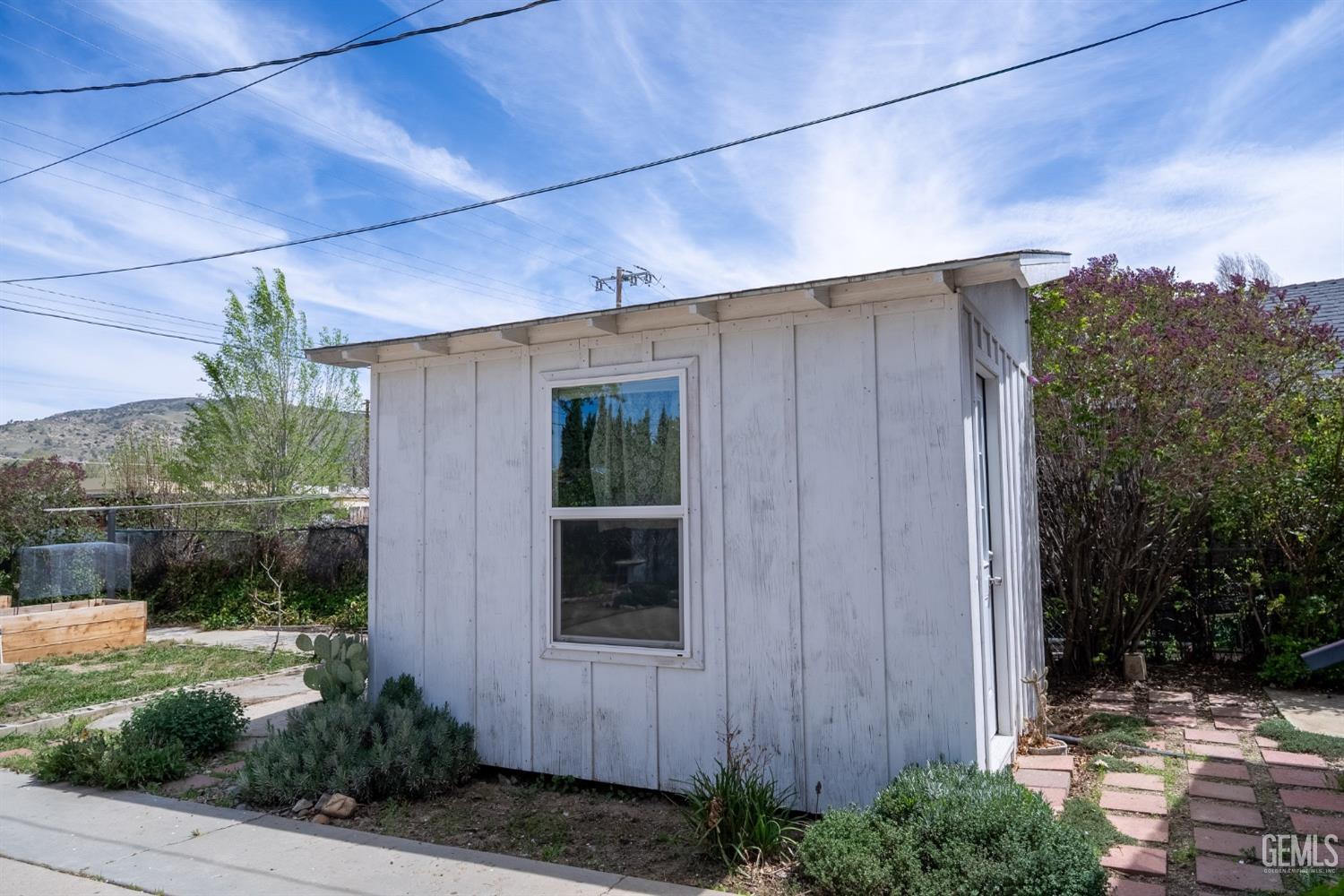 Undisclosed Address Tehachapi, CA 93561 - Photo 40 of 46 a backyard of a house