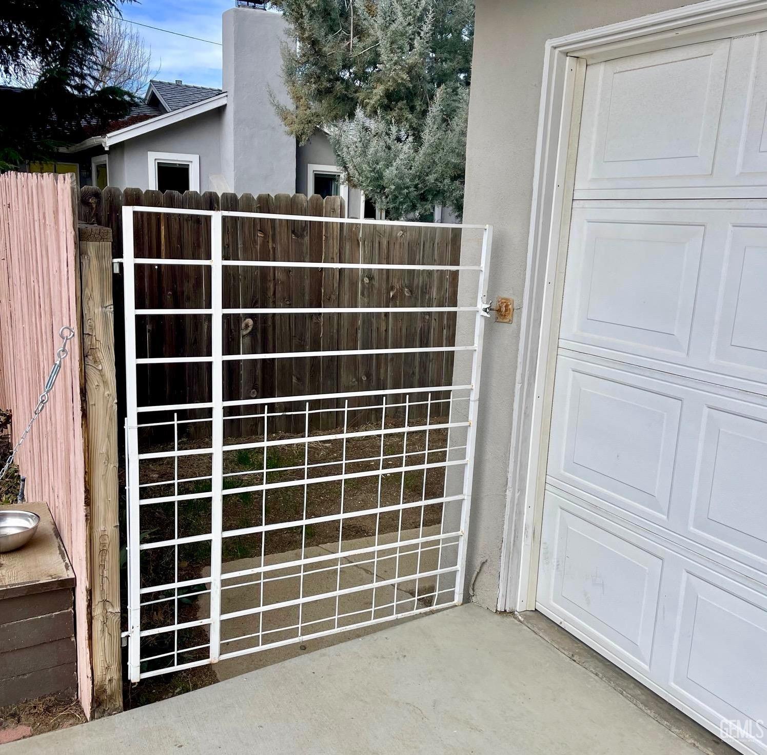 Undisclosed Address Tehachapi, CA 93561 - Photo 44 of 46 a view of an empty room with a window