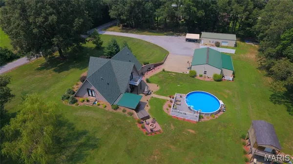 $590,000 | 800 Old Broughton Road, Eldorado, IL 62930