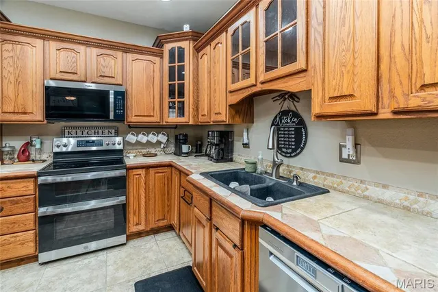 $590,000 | 800 Old Broughton Road, Eldorado, IL 62930