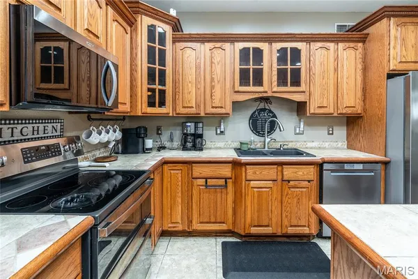 $590,000 | 800 Old Broughton Road, Eldorado, IL 62930