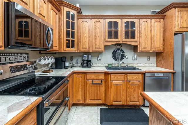 $590,000 | 800 Old Broughton Road, Eldorado, IL 62930