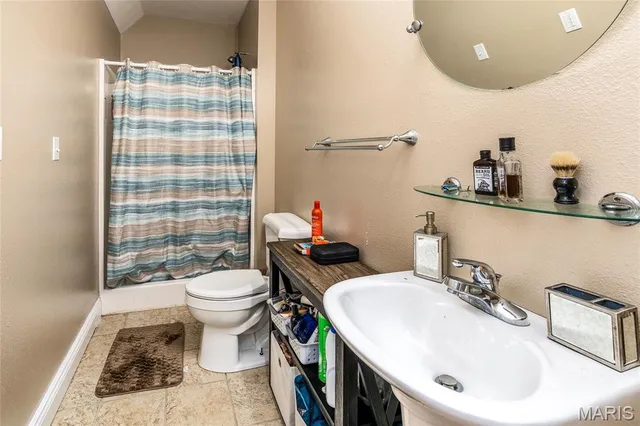 $590,000 | 800 Old Broughton Road, Eldorado, IL 62930