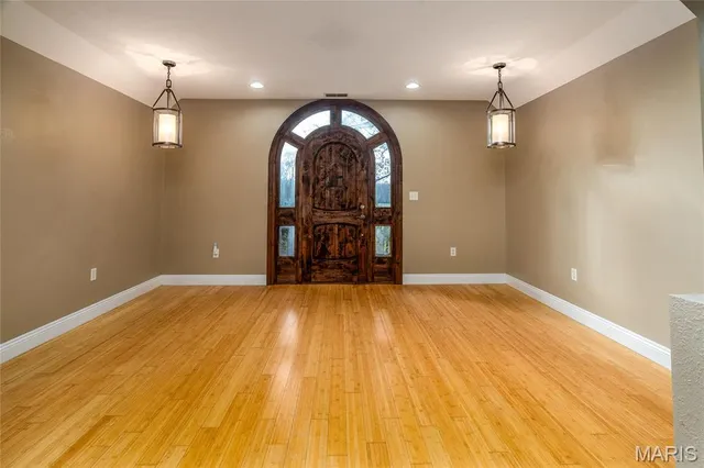 $590,000 | 800 Old Broughton Road, Eldorado, IL 62930