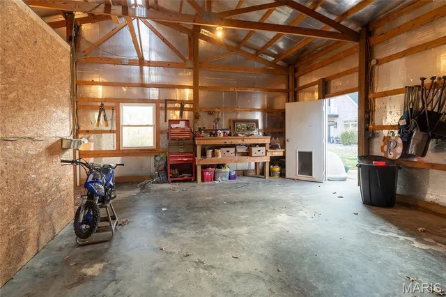 $590,000 | 800 Old Broughton Road, Eldorado, IL 62930