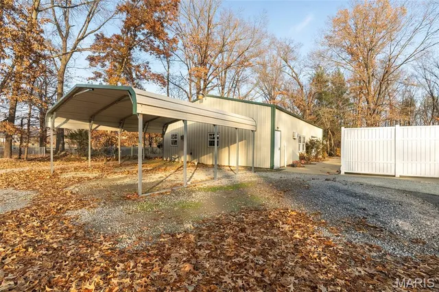 $590,000 | 800 Old Broughton Road, Eldorado, IL 62930