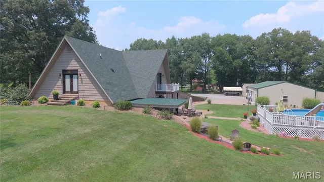 $590,000 | 800 Old Broughton Road, Eldorado, IL 62930