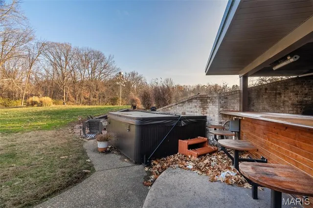 $590,000 | 800 Old Broughton Road, Eldorado, IL 62930