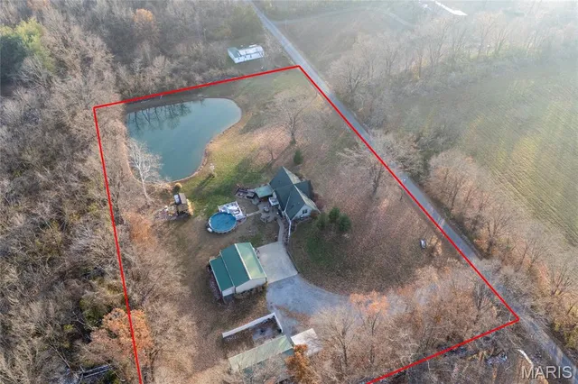 $590,000 | 800 Old Broughton Road, Eldorado, IL 62930