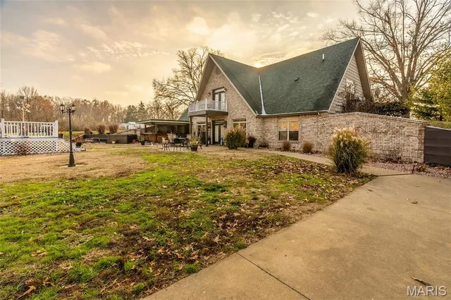 $590,000 | 800 Old Broughton Road, Eldorado, IL 62930