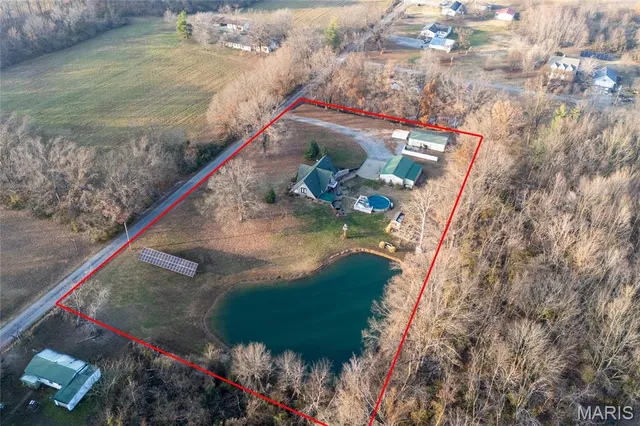 $590,000 | 800 Old Broughton Road, Eldorado, IL 62930