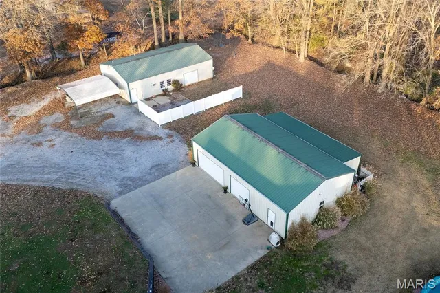 $590,000 | 800 Old Broughton Road, Eldorado, IL 62930