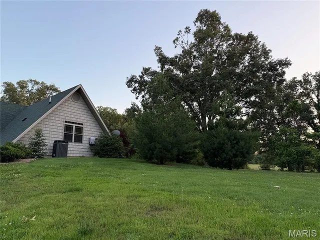 $590,000 | 800 Old Broughton Road, Eldorado, IL 62930