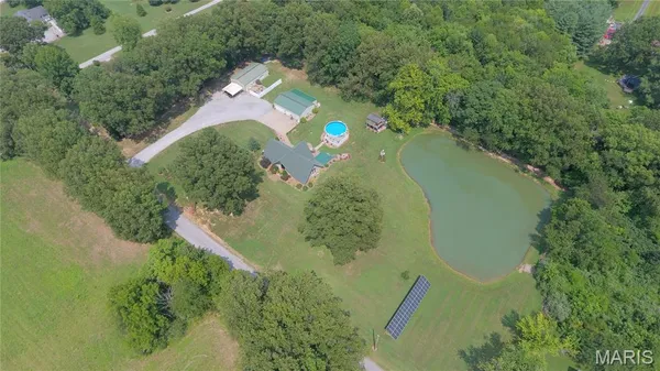 $590,000 | 800 Old Broughton Road, Eldorado, IL 62930
