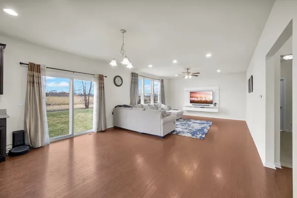 $675,000 | 4255 Fraser Circle, Naperville, IL 60564