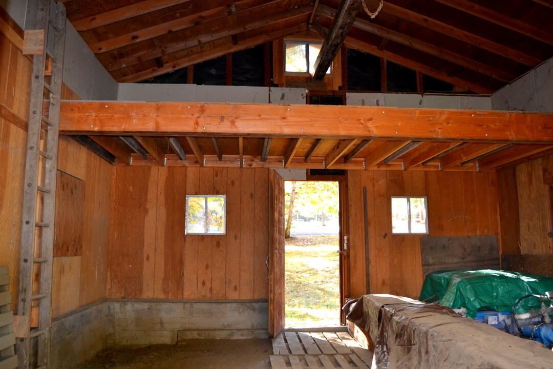 5745 Jerome Prairie Road Grants Pass, OR 97527 - Photo 69 of 79 Barn with Hay loft