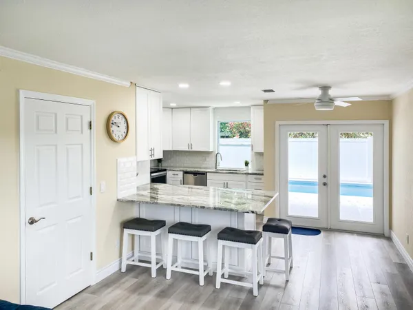 $6,000 | 1510 3rd Court, Vero Beach, FL 32960