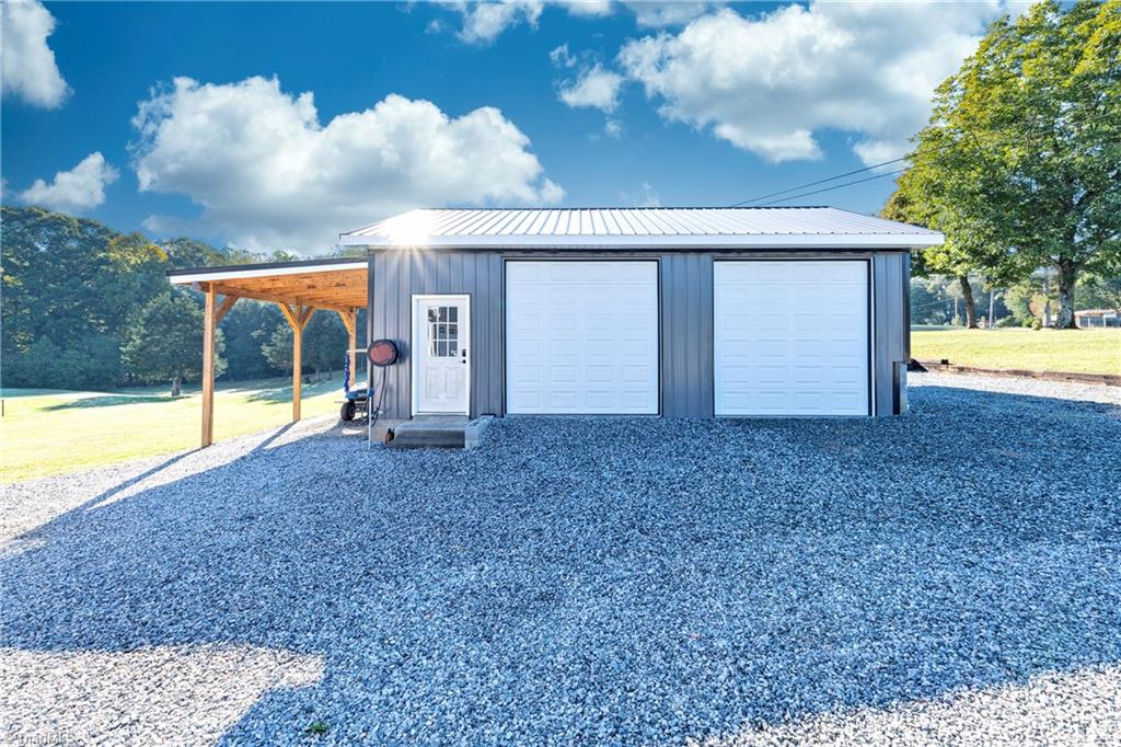 4939 Arnold Road Lexington, NC 27295 - Photo 4 of 30 Gallery Image 4