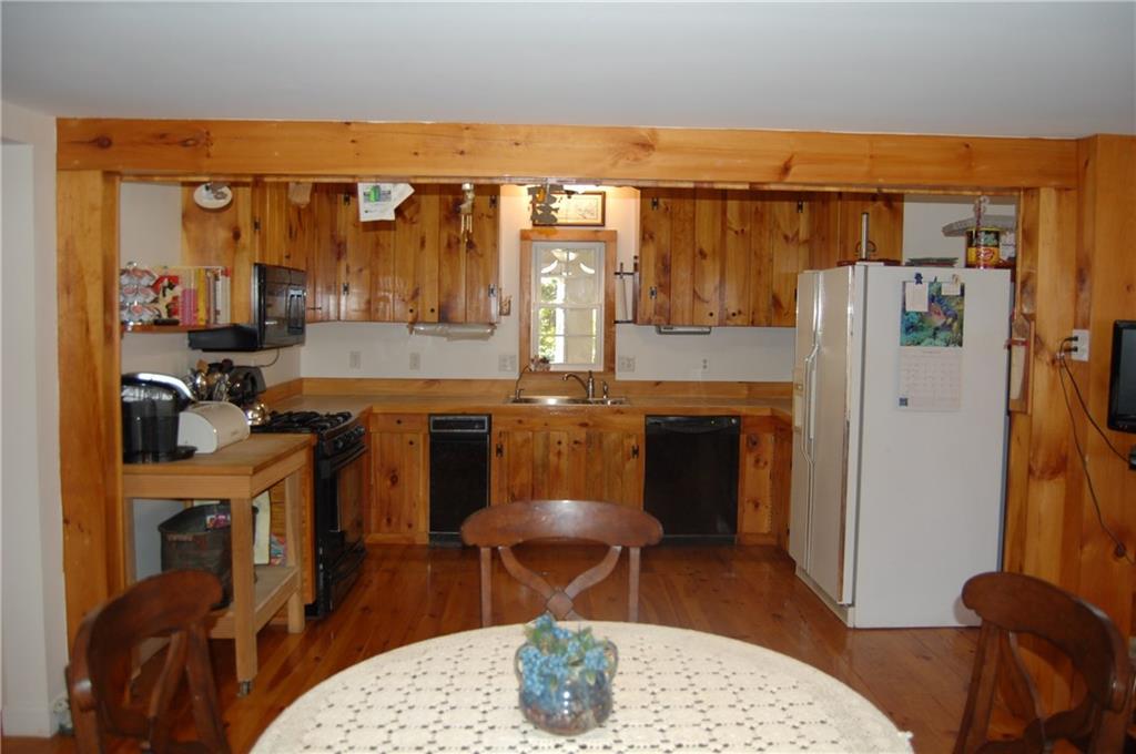 253 Blackstrap Road Falmouth, ME 04105 - Photo 13 of 33 Photo